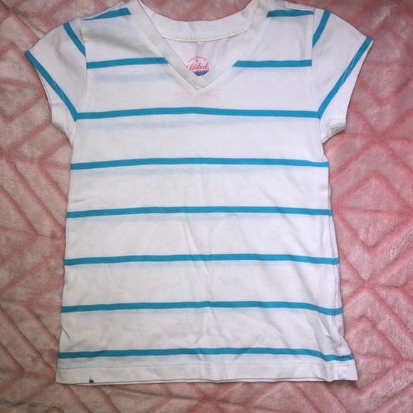 👧 Sz. 5 & 5/6 shirts bundle 💕 - Picture 6 of 7